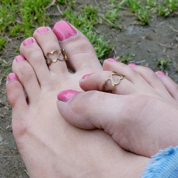 toe ring heart design
