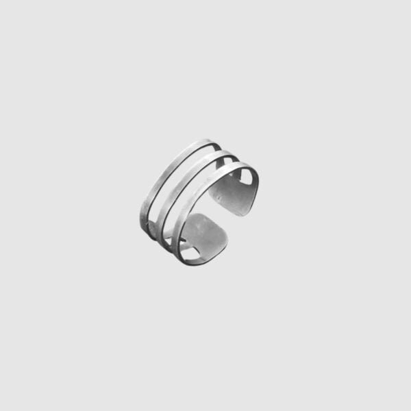 simple band ring in silver for girls