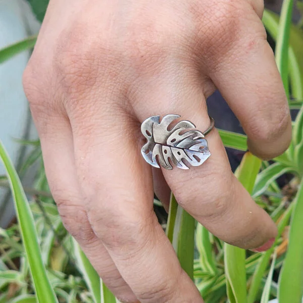 Contemporary Silver Ring design