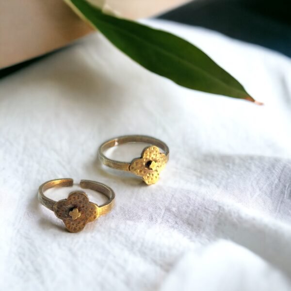 Toe rings Gold finish