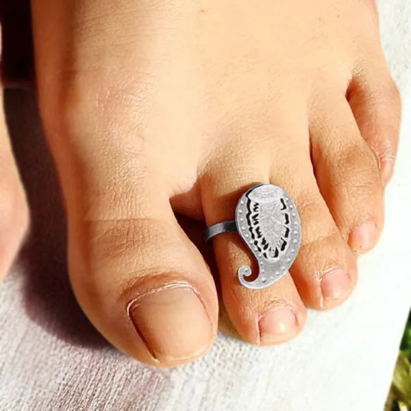designer toe rings