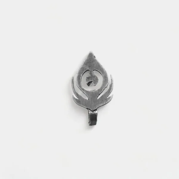 Designer Gold Nose Pin