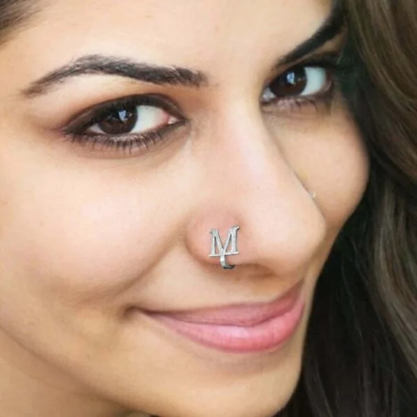 Silver nose stud small