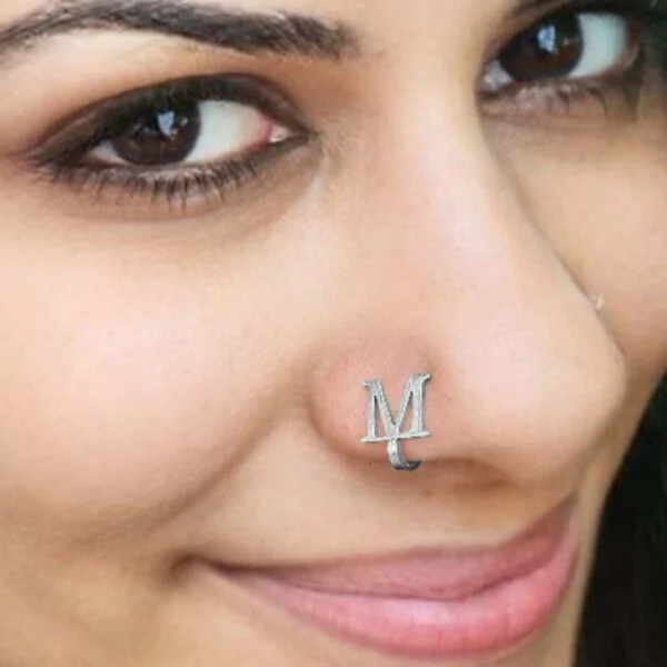 Silver nose stud small