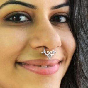 septum nose piercing