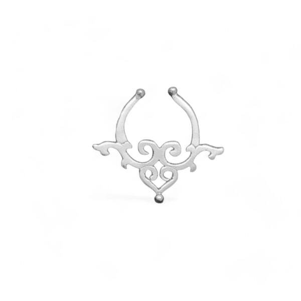 septum nose piercing