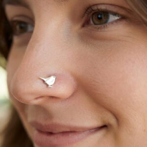 simple nose pin gold