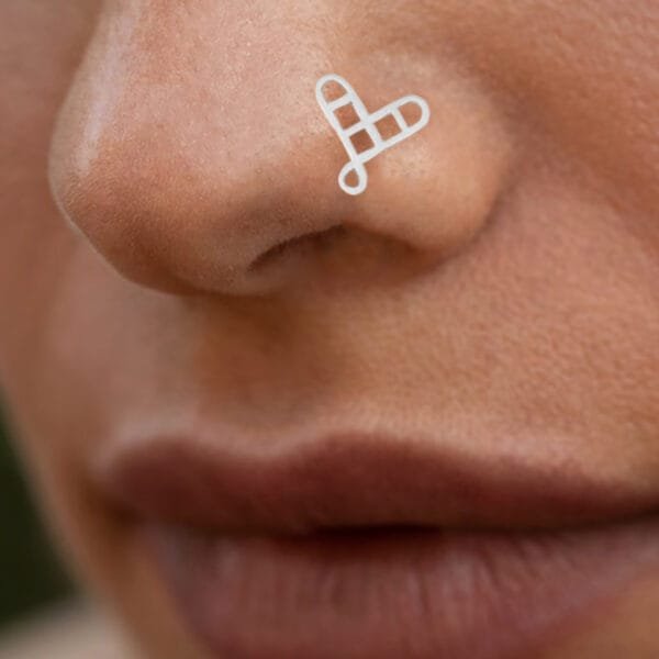 Simple Silver Nose Pin