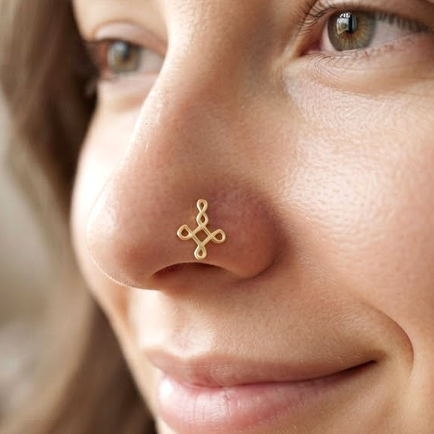 Small Silver Nose Pin