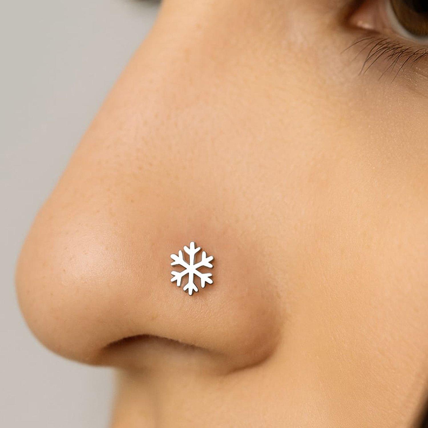 silver stud nose pin