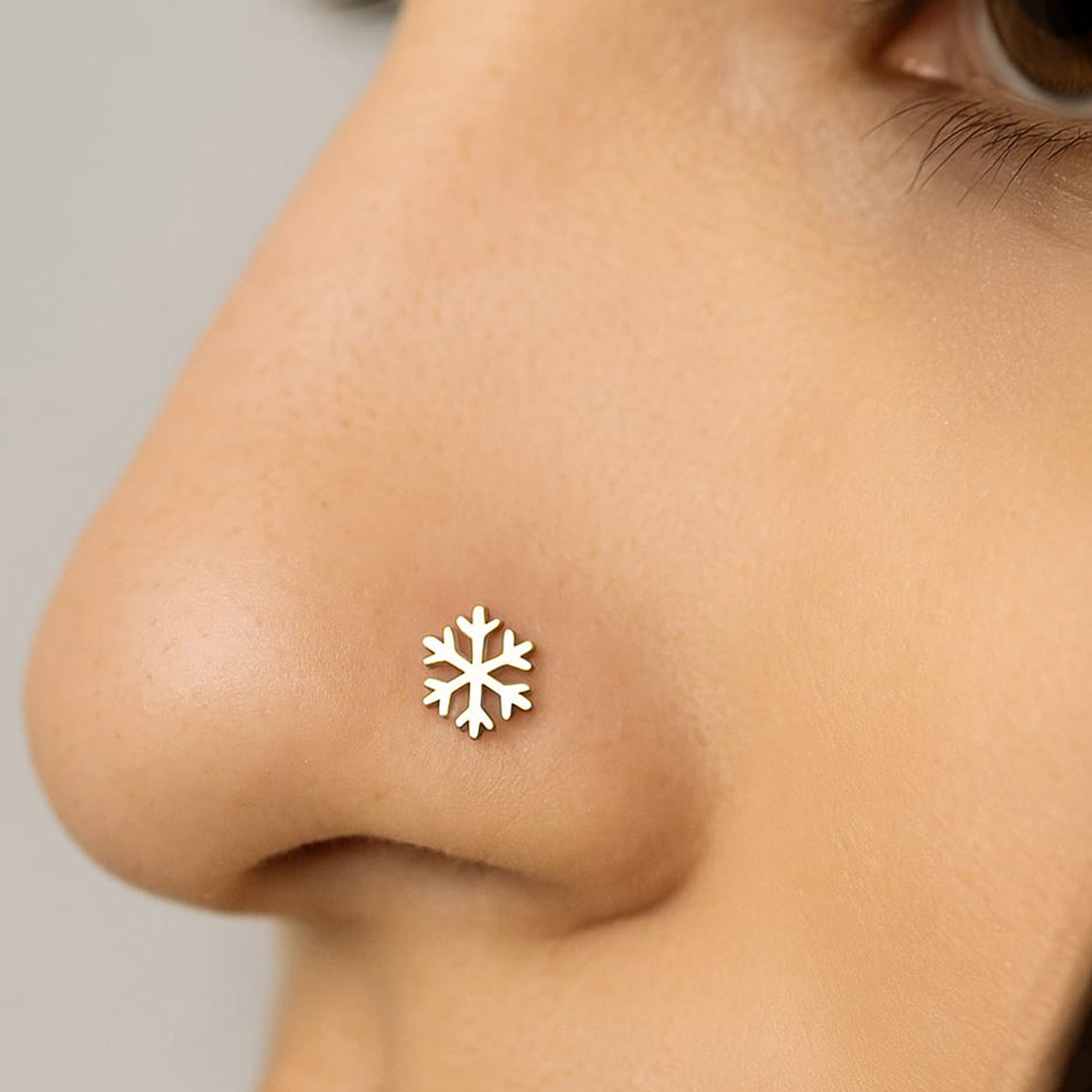 silver stud nose pin