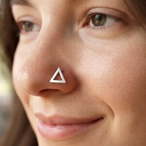 silver metal nose pin